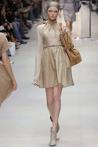 Look 16
